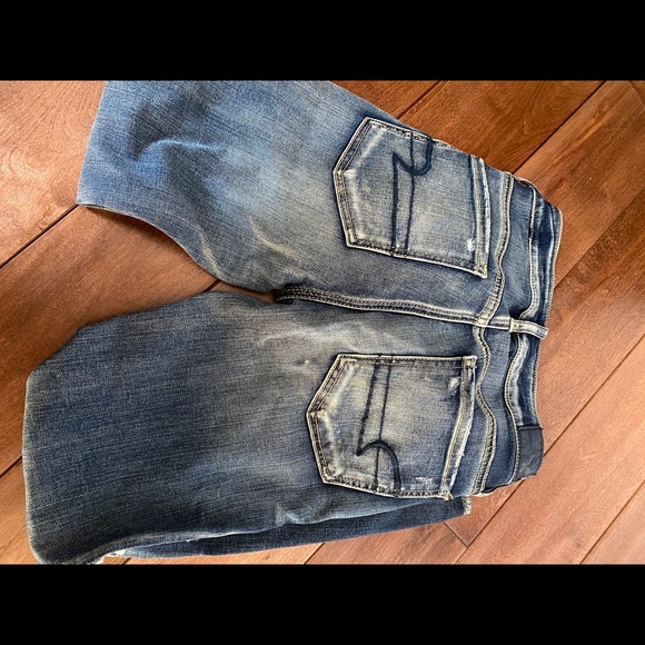 American Eagle Cropped Jeans - Picture 2 of 2